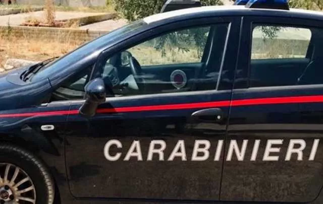 Youtg Net Bambina Di Anni Chiusa In Auto Sotto Il Sole Rovente I