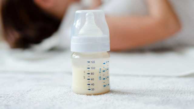 Vino nel latte in polvere: neonato di quattro mesi in rianimazione