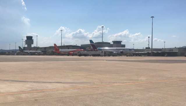 Aereo dell'Enav finisce fuori pista: chiuso l'aeroporto di Olbia e voli dirottati