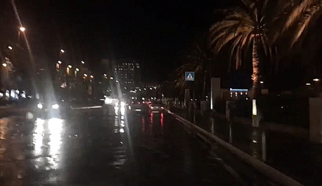 Via Roma Al Buio