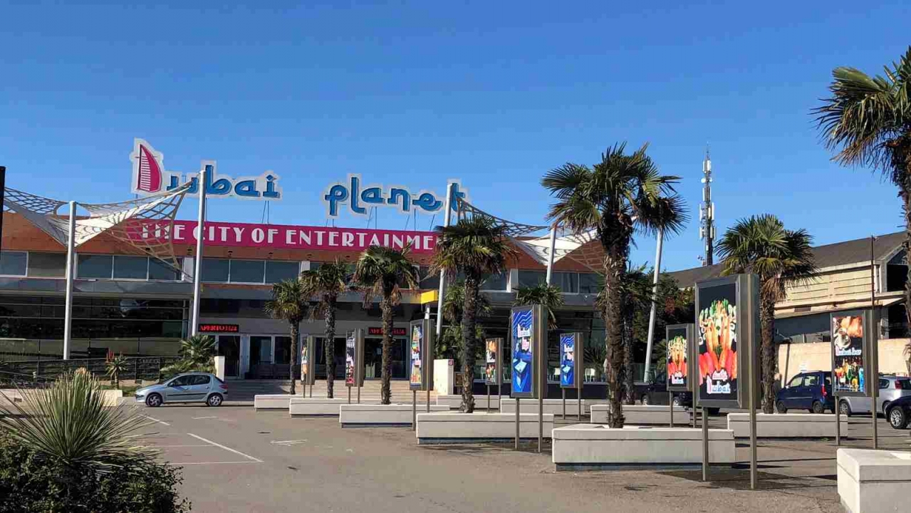 Dubai Planet Copia