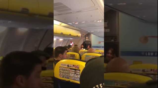 Steward Ryanair Parla In Sardo Sul Volo Cagliari Londra