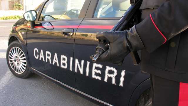 Carabinieri Mitra E Sportello