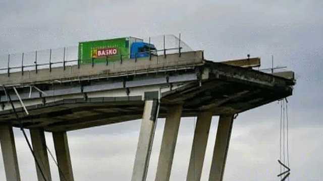 Camion Ponte Genova Morandi