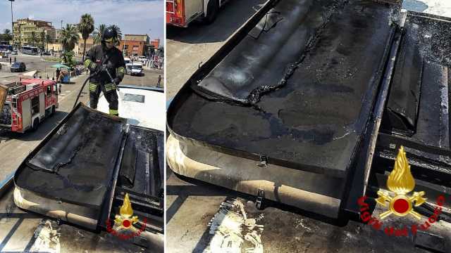 Vigili Del Fuoco Incendio Autobus