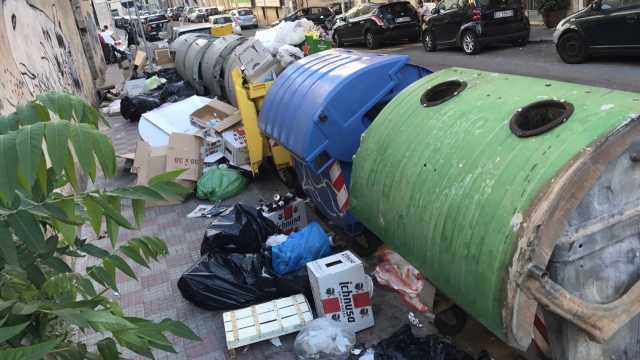 Rifiuti Cagliari Via Mameli