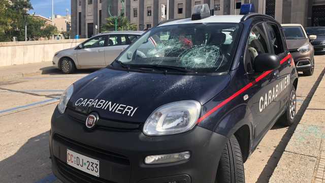 Auto Carabinieri Danneggiata Tribunale Cagliari