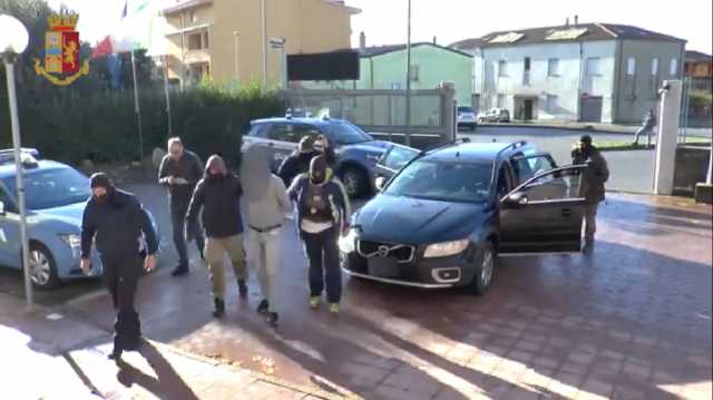Palestinese Arrestato In Manette