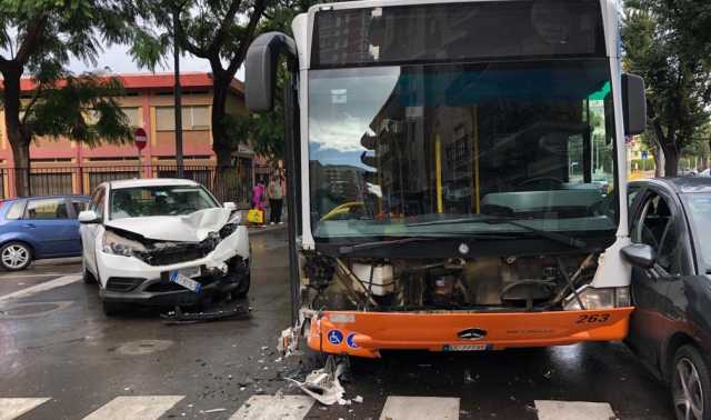 Scontro Bus Auto Cagliari