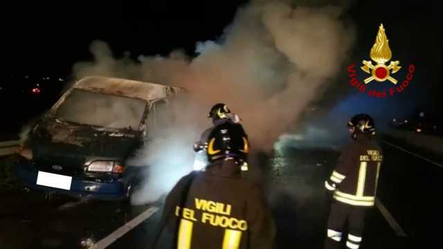 Auto Incendiata Cagliari