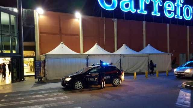 Carabinieri Carrefour