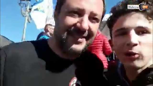 Selfie Beffa Salvini