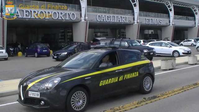 AEROPORTO Guardia Di Finanza