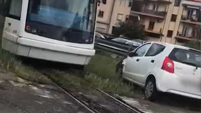 Incidente Metro Auto 2 100419