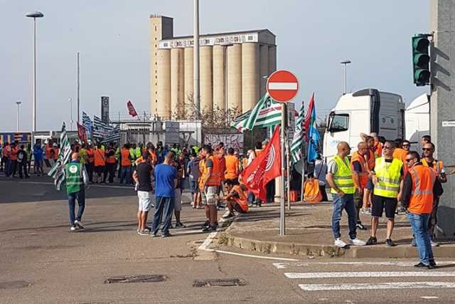 Porto Canale Sciopero