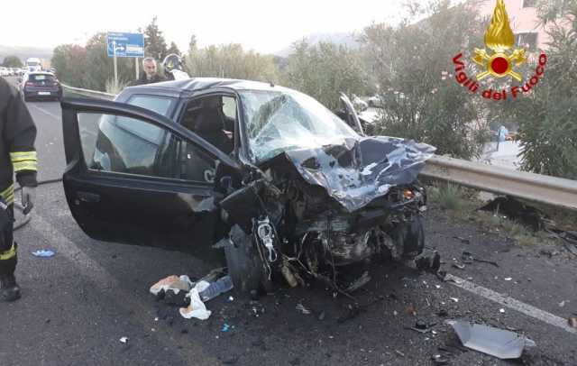 Auto Distrutta Vvf