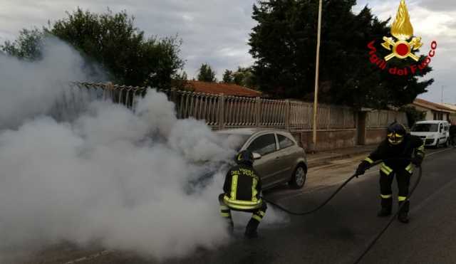 Vvf Auto In Corsa Fiamme Quartu