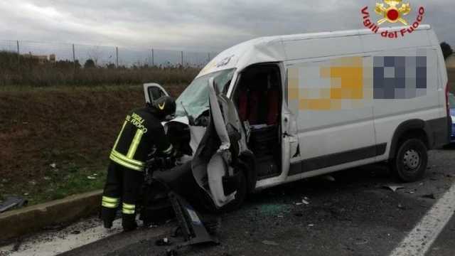 Incidente Furgone Trattore 091219 16 9