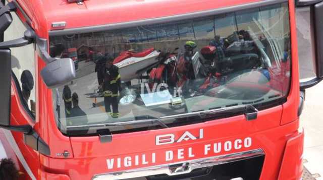 Vigili Del Fuoco Automezzo