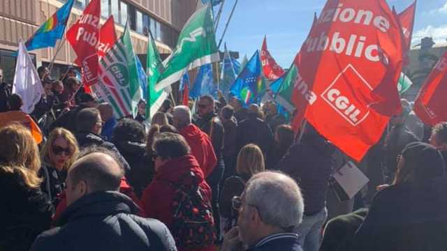 Protesta Assessorato Alla Sanità Tagliata