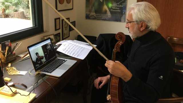 Lezione Di Viola Con Il Maestro Dimitri Mattu 2