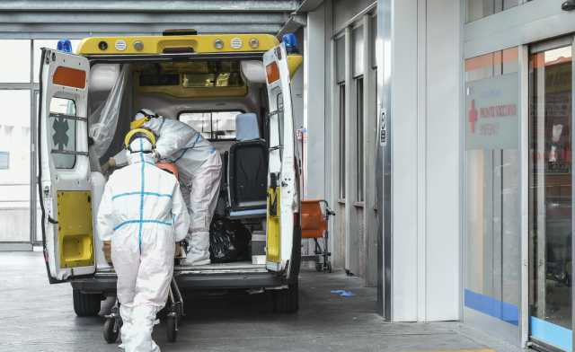 Ospedale Ambulanza Tute