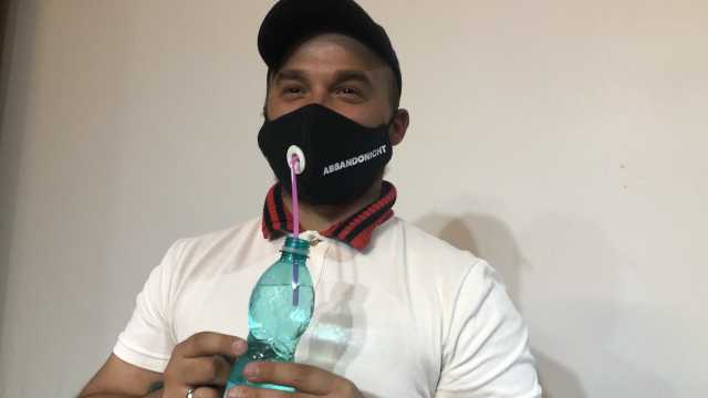 Mascherina Con Buco Cannuccia