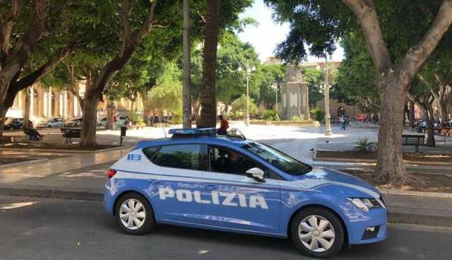 Polizia Piazza Del Carmine Giorno