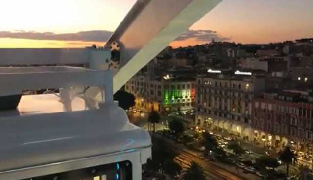 Primo Giro Sulla Ruota Panoramica