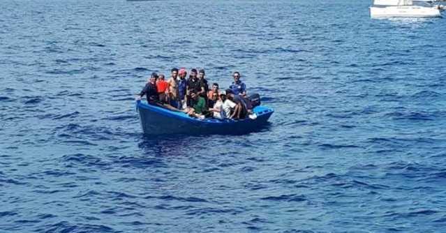 Gruppi Migranti Barchino