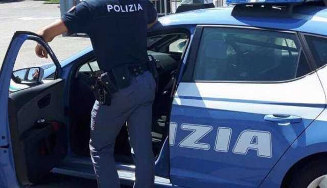 Poliziotto Allo Sportello