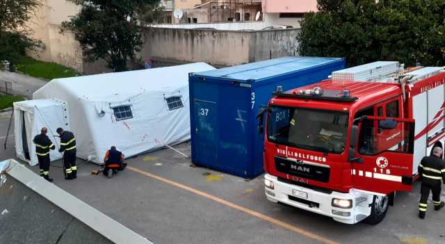 Tende Nel Piazzale Pronto Soccorso