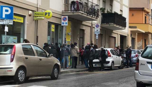 Fila Poste Via Monte Santo Tagliata