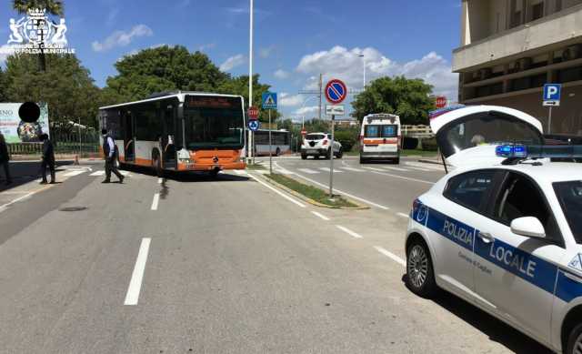 Bus Travolge Pedoneca