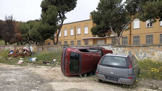 Auto Div Fronte Scuola