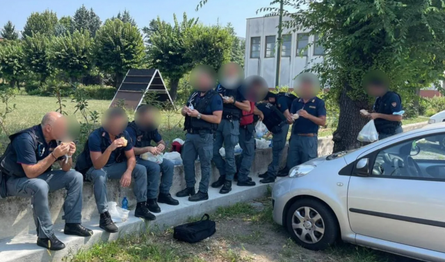 Poliziotti Fuori Green Pass