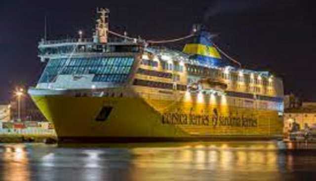 Una nave della Corsica Ferries