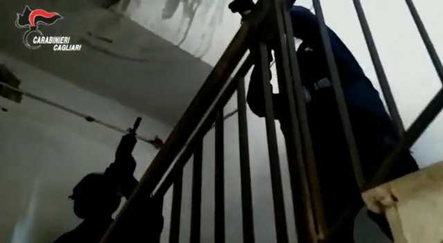 L'operazione dei carabinieri