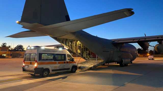 L'ambulanza sull'aereo 