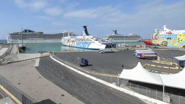 Navi nel porto di Civitavecchia
