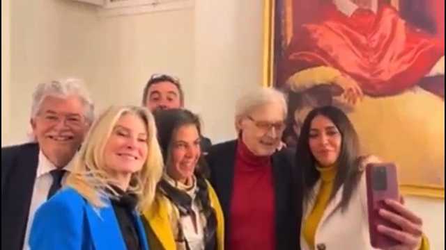 Un frame del video