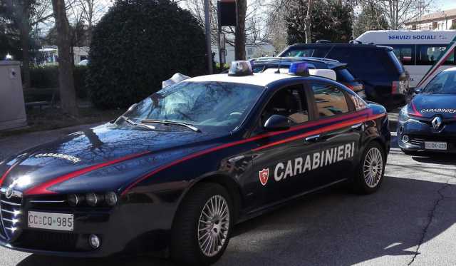 Auto carabinieri 