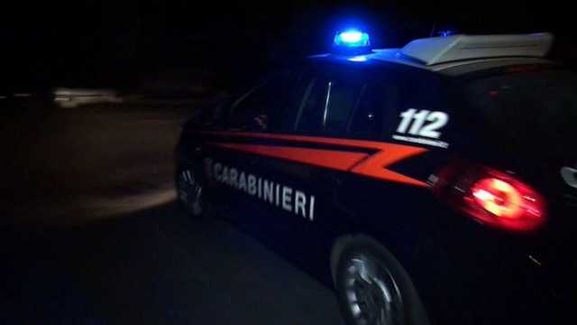 Carabinieri auto notturna