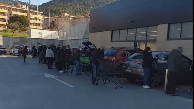 In fila al market 