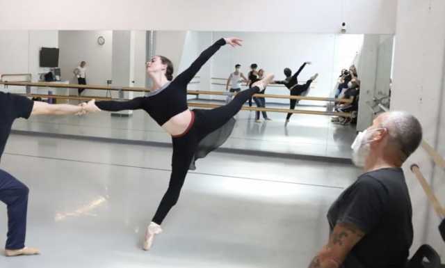 Carola, da Amici al Balletto di Roma: per la danzatrice sarda iniziano le prove