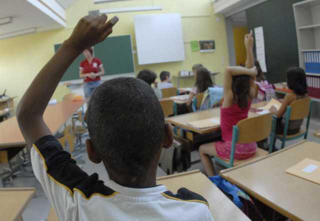 Bimbi stranieri a scuola 