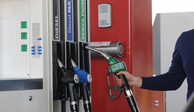 rifornimento benzina