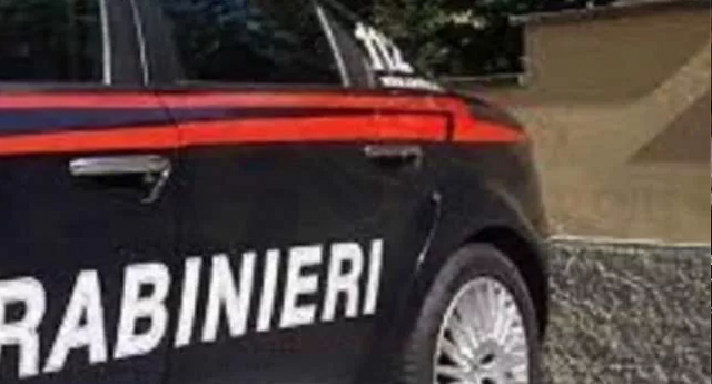 Ragazza di 33 anni uccisa a coltellate: arrestato il compagno 