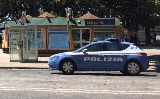 Polizia in piazza Matteotti