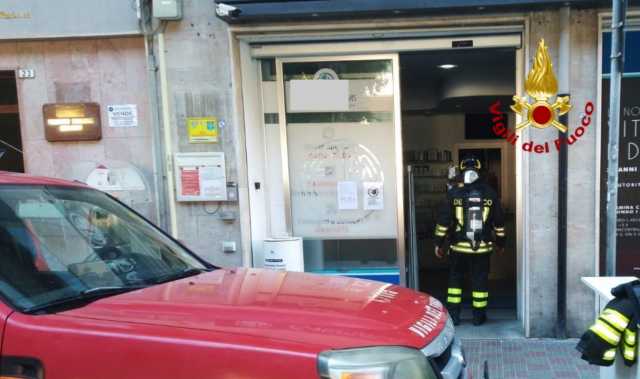 la farmacia di via pacinotti